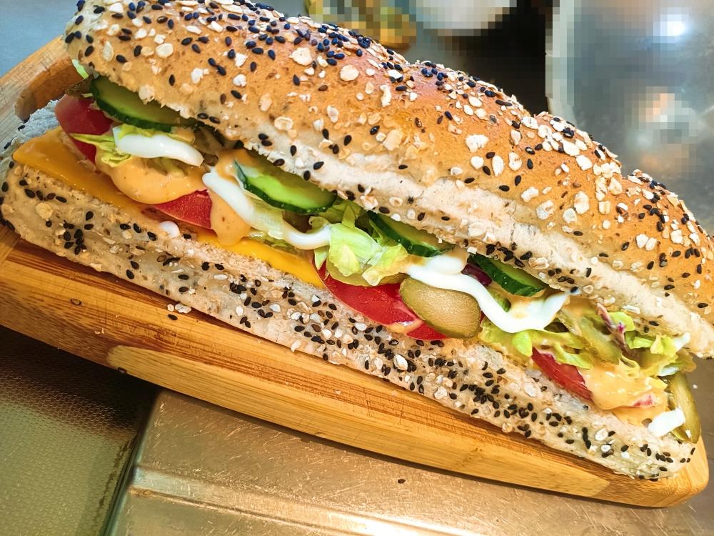 赛百味蜂蜜燕麦金枪鱼三明治