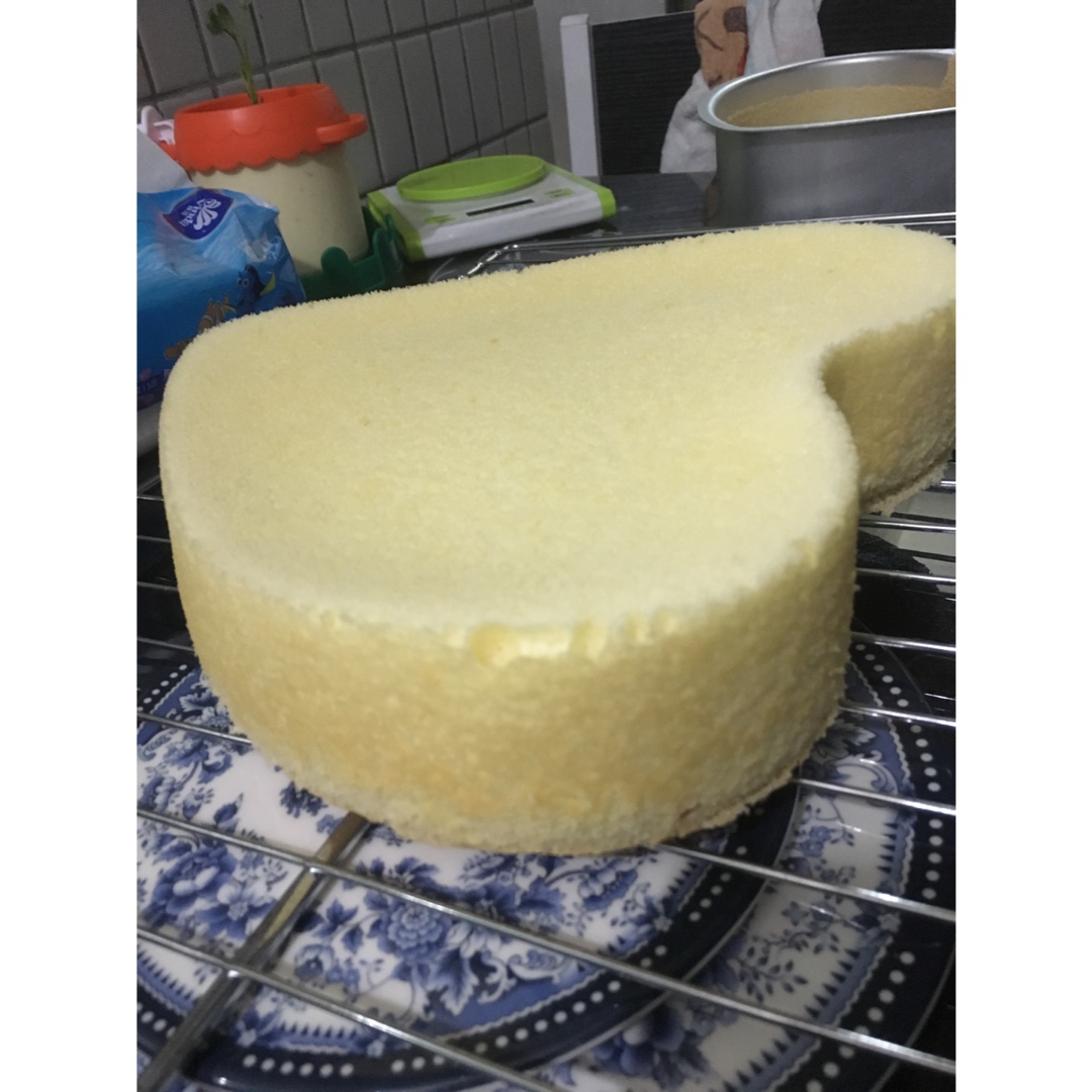 简单好做的8寸戚风蛋糕