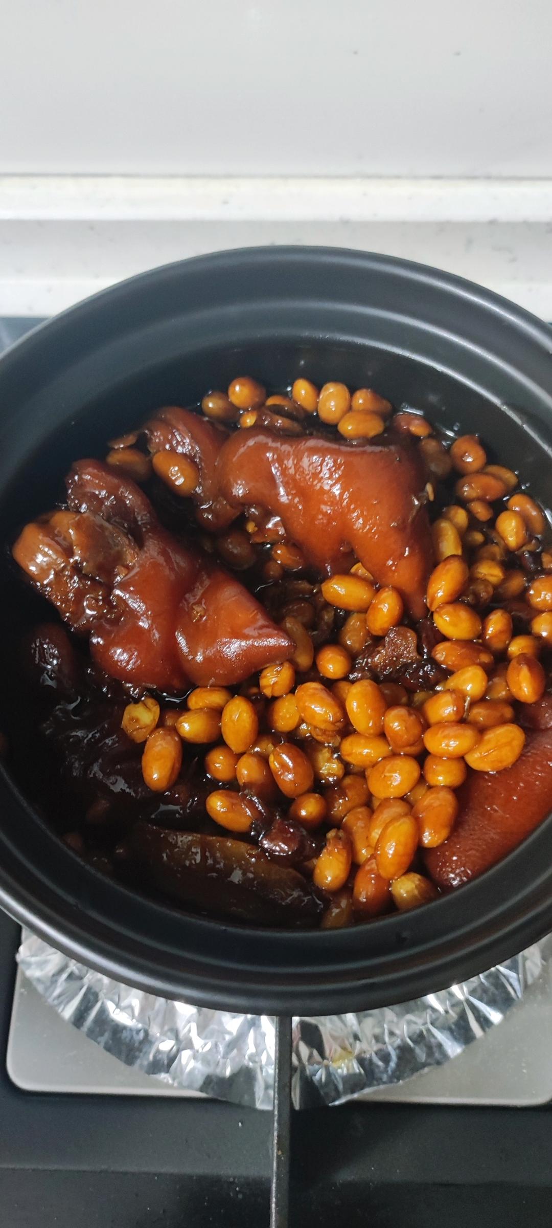 流口水的黄豆炖猪蹄