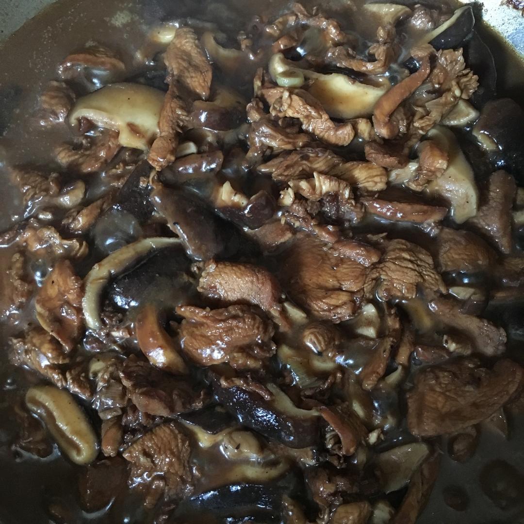 蚝油鸡胸肉炒香菇