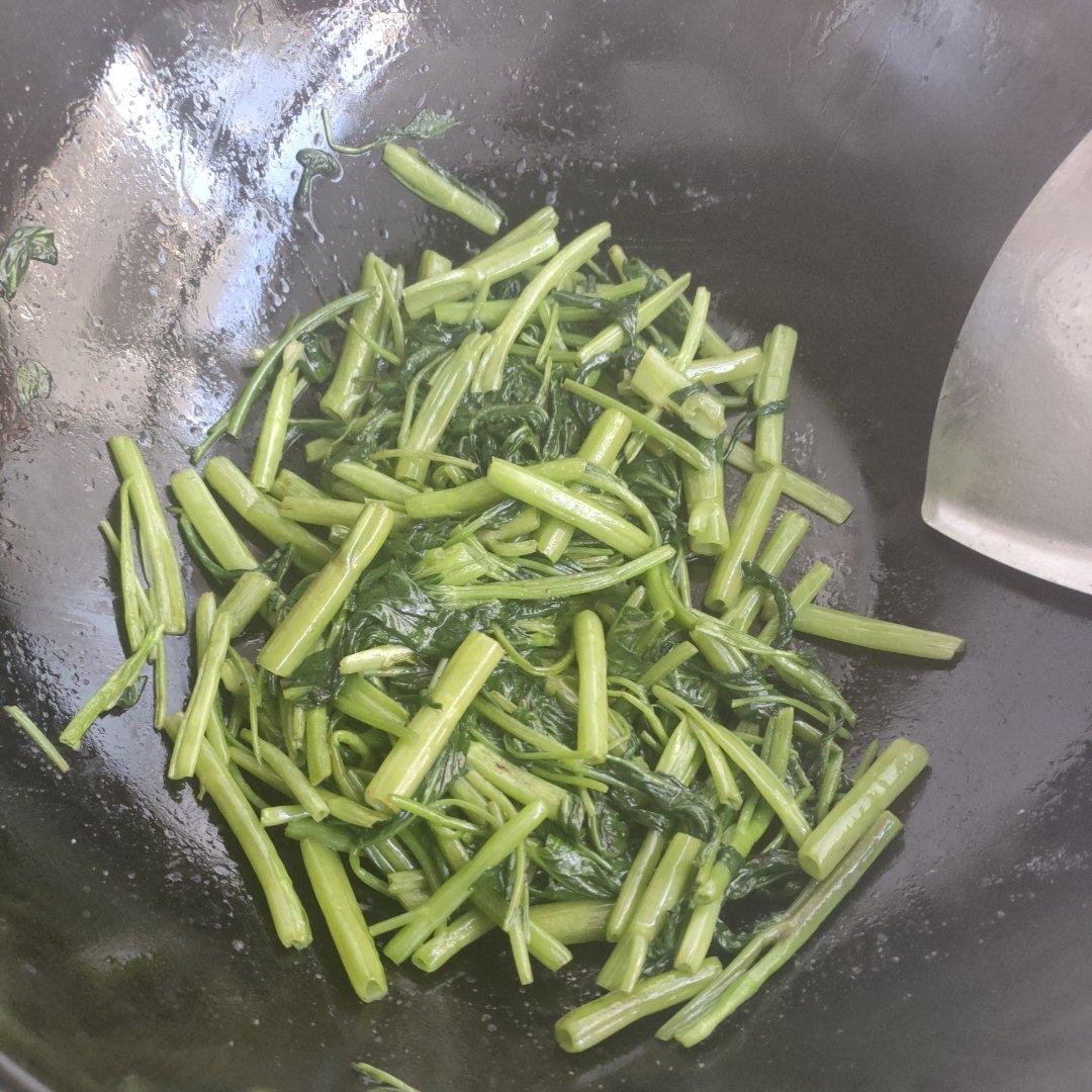 清炒空心菜