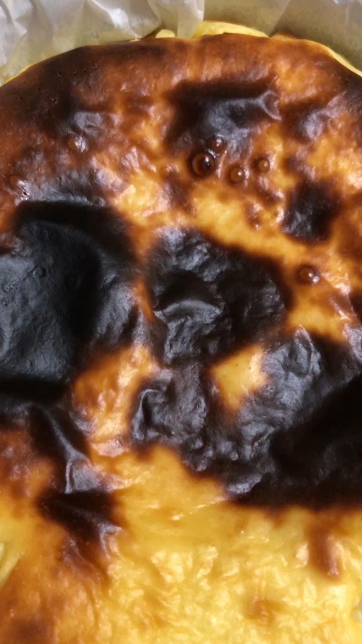 快手的网红basque cheesecake巴斯克焦芝士蛋糕