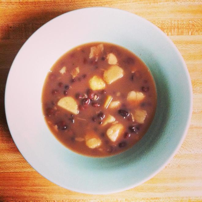 红豆芋头甜汤的做法