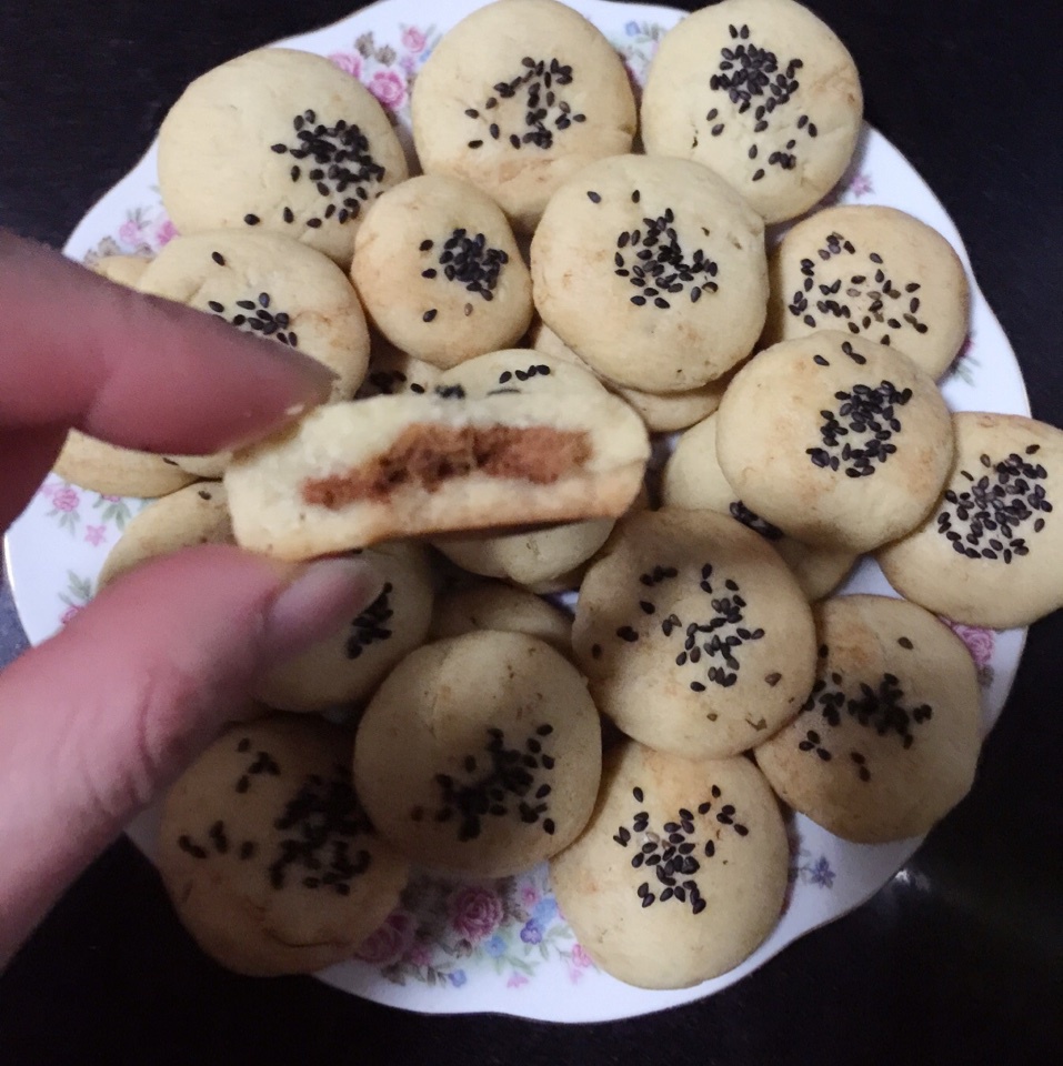 芝麻肉松饼干