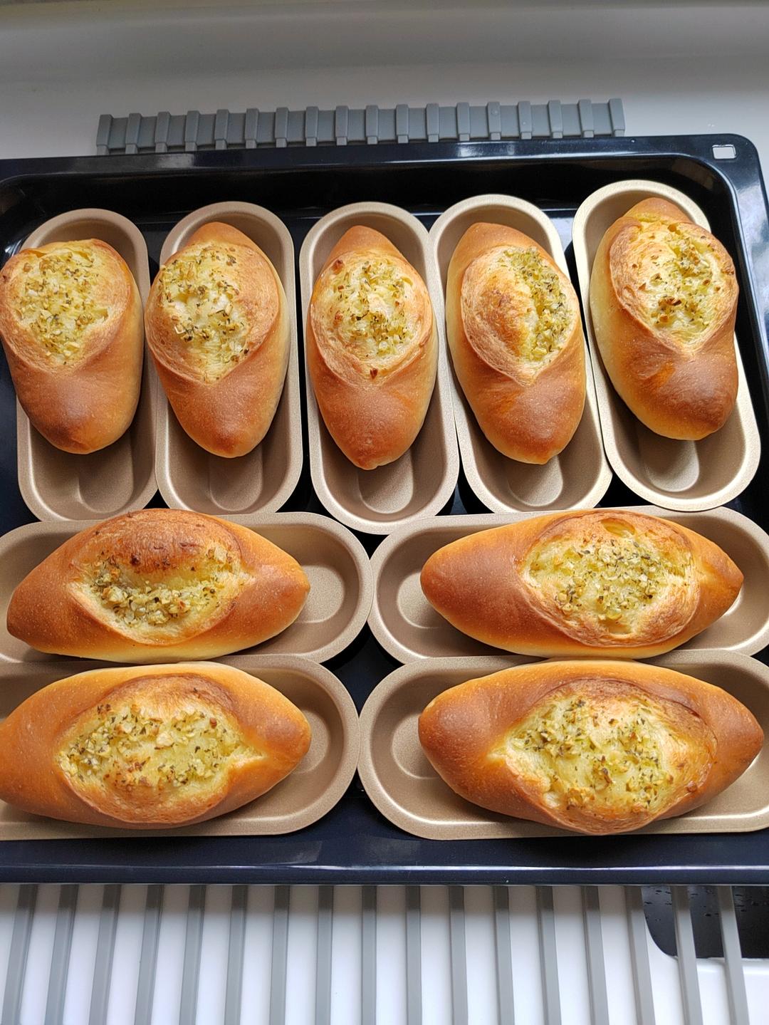 蒜香面包，无敌香超好吃😄