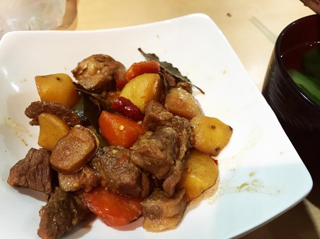 土豆红烧肉