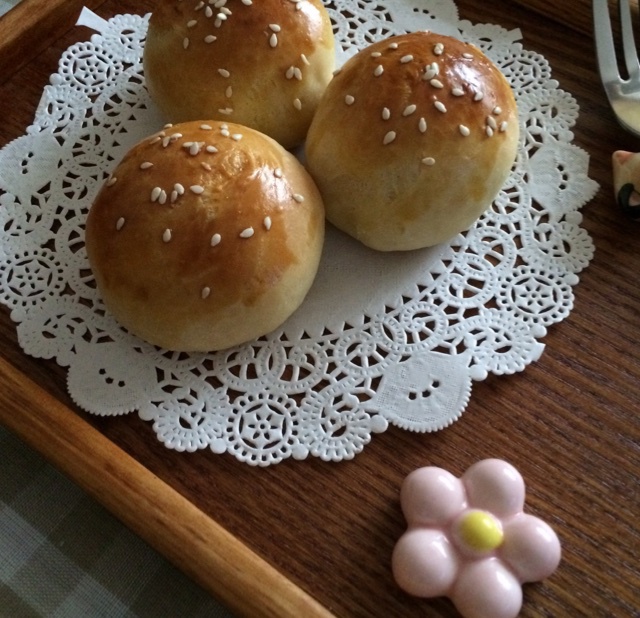 大人小孩都爱不释口的【蜂蜜牛奶小餐包】