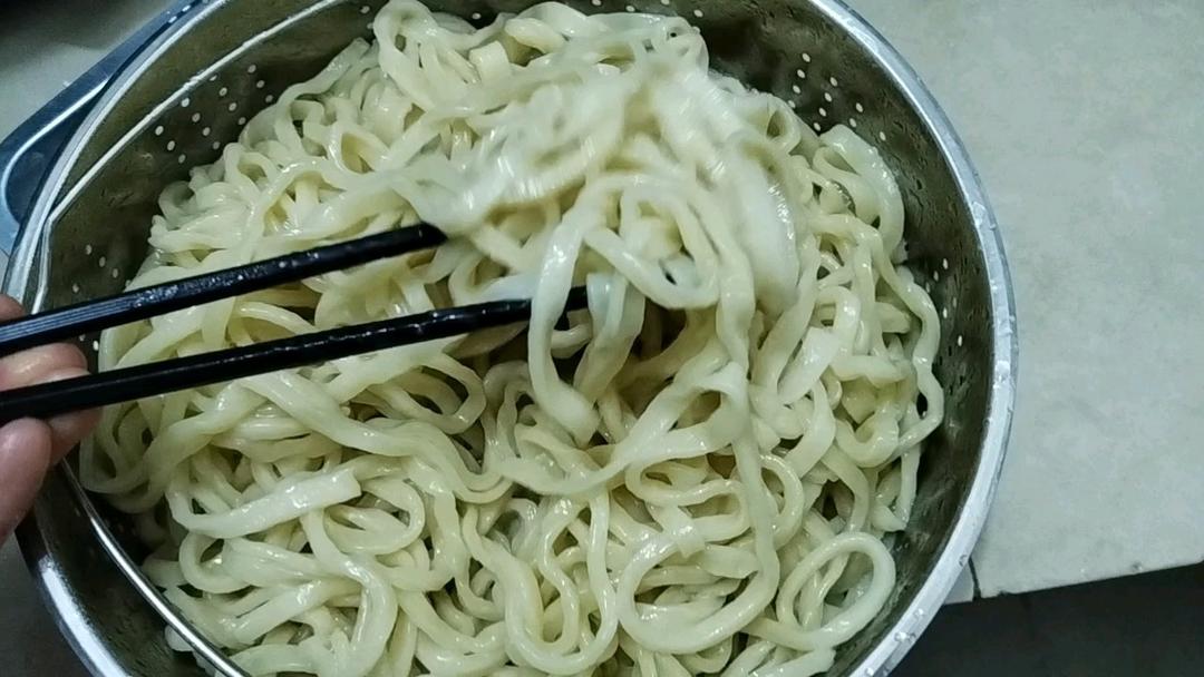 快手纯手工擀面条