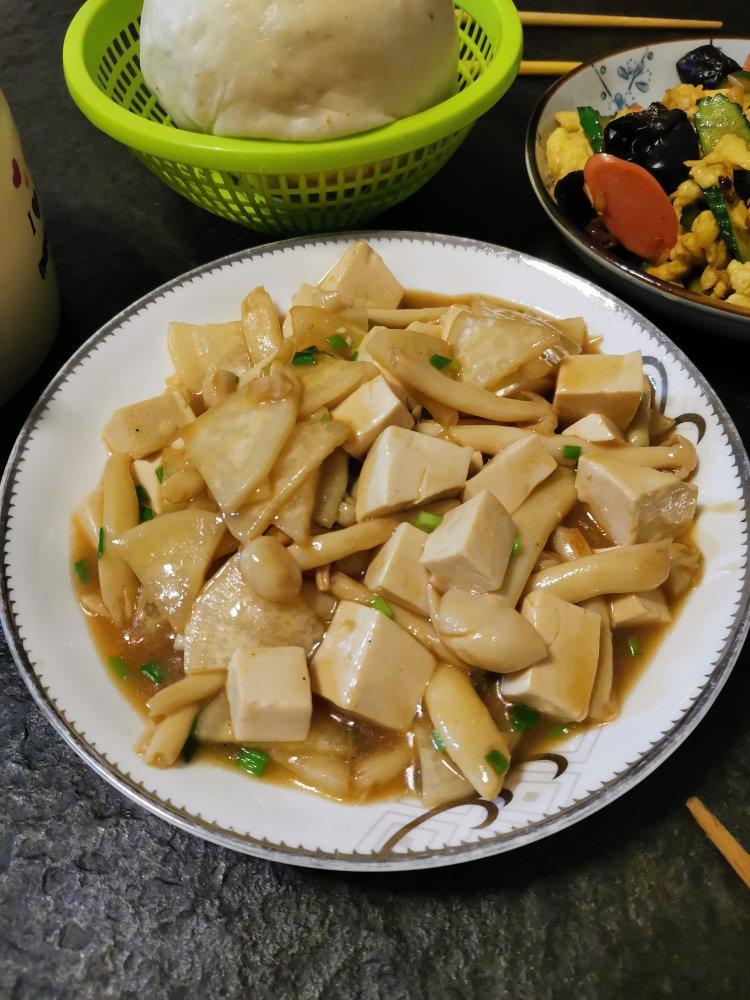 蘑菇煨豆腐（快手菜）