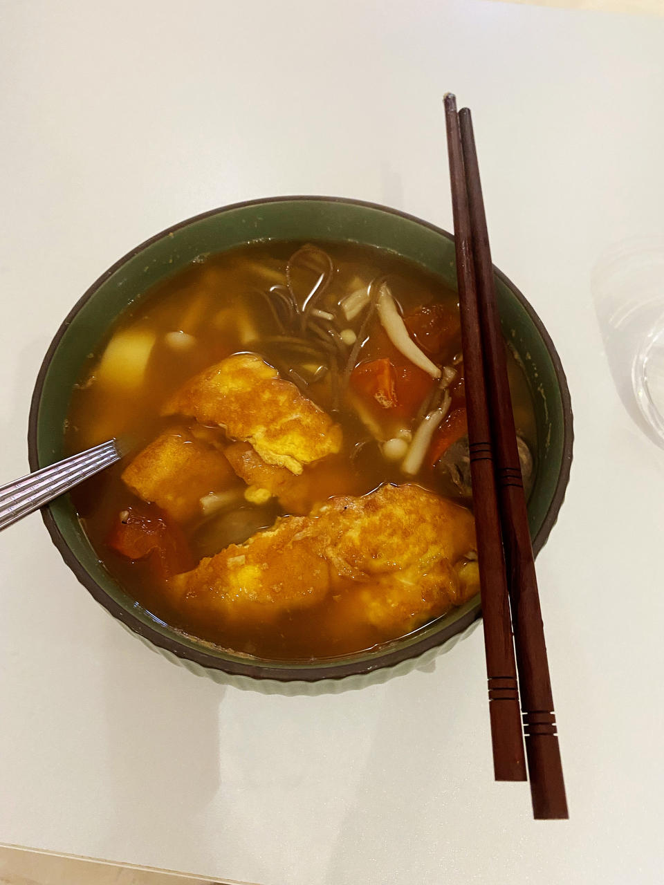 海鲜菇豆腐汤，超简单，晚上喝一碗暖暖的🍲