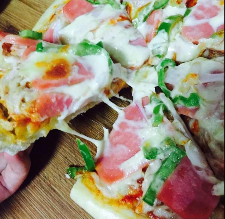 厚底鲜虾培根披萨