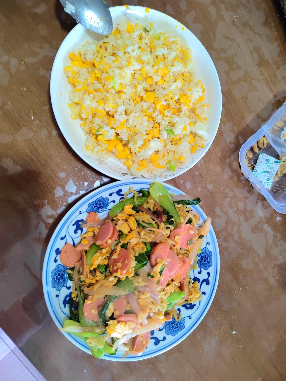 路边摊风味炒方便面