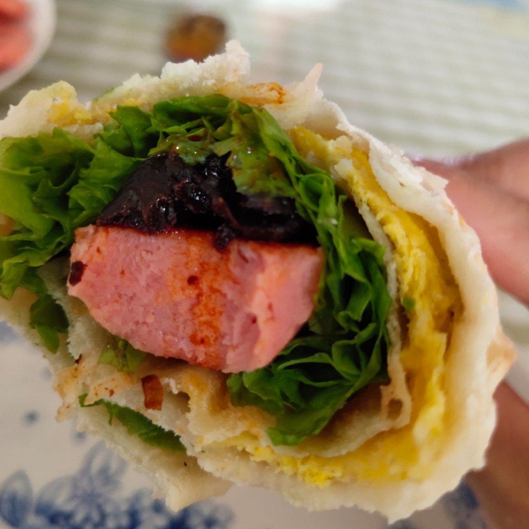 鼓大泡的鸡蛋灌饼