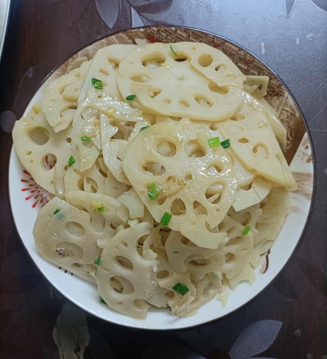 全家都爱吃的清炒藕片😋