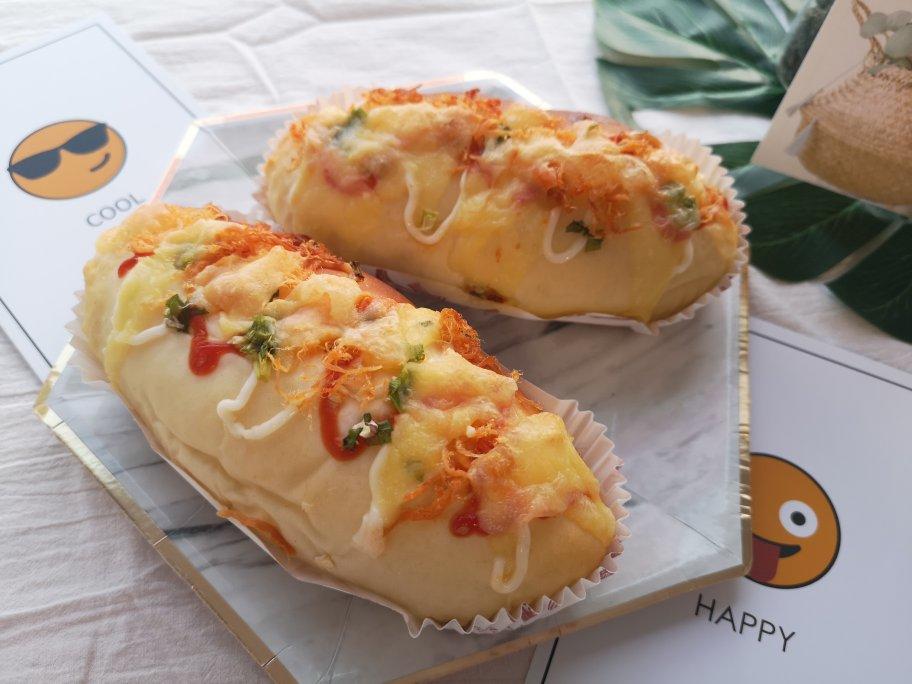 火腿肉松芝士面包