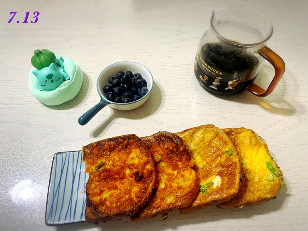 吐司片的一百种吃法之香葱鸡蛋吐司片，10分钟快手早餐，咸香酥脆