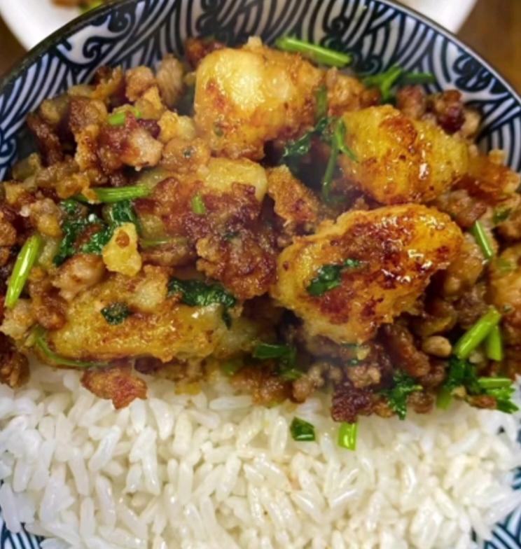 土豆肉沫香菜拌饭