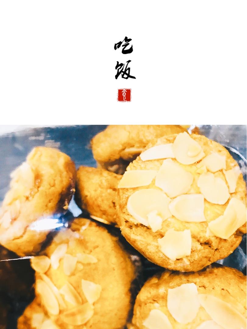 酥的掉渣的杏仁曲奇饼干