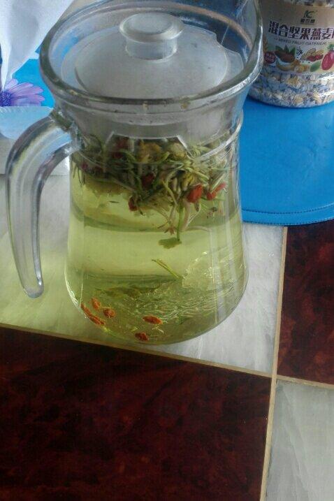 金银花甘草菊花茶