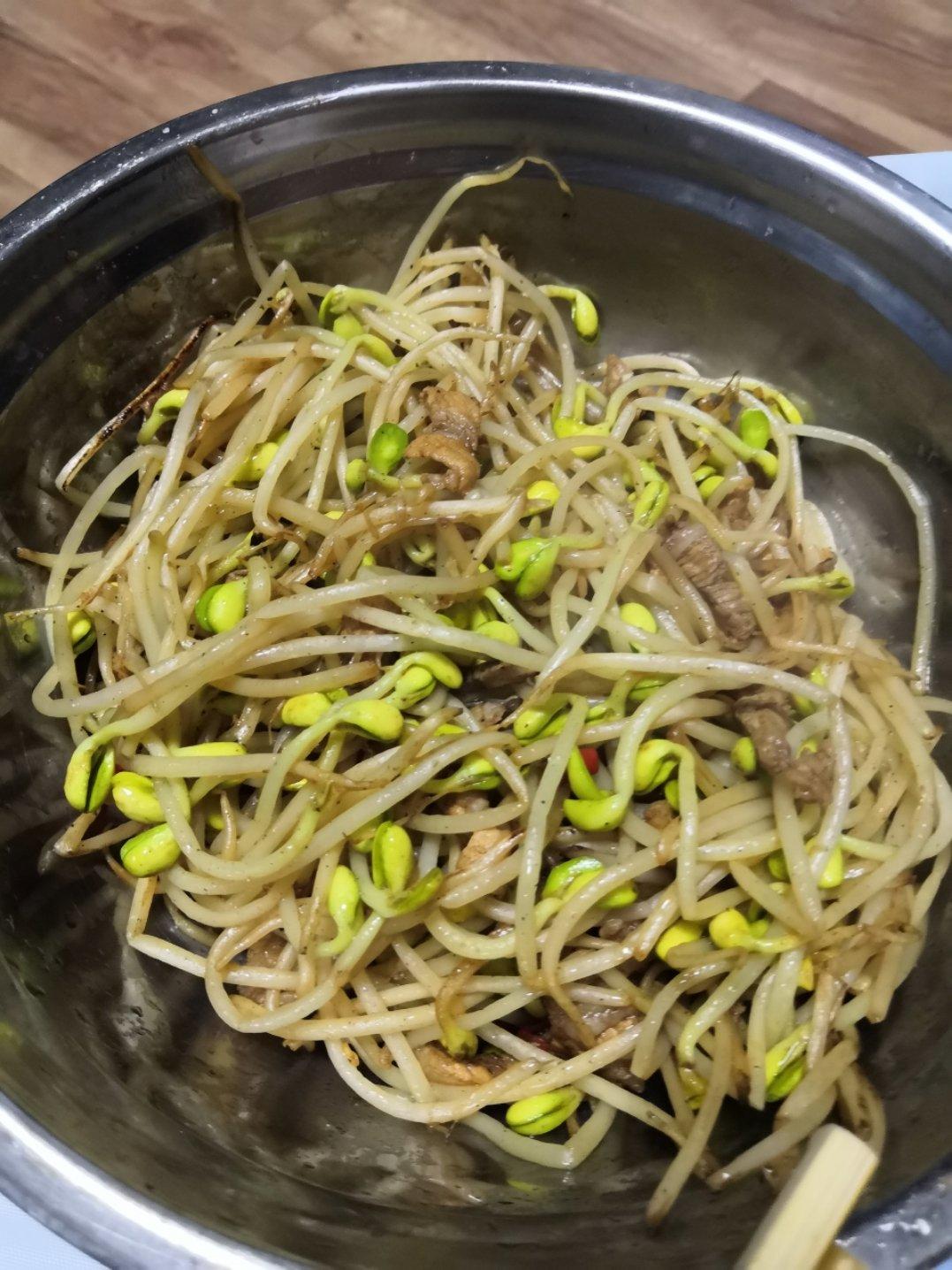 黄豆芽炒肉丝