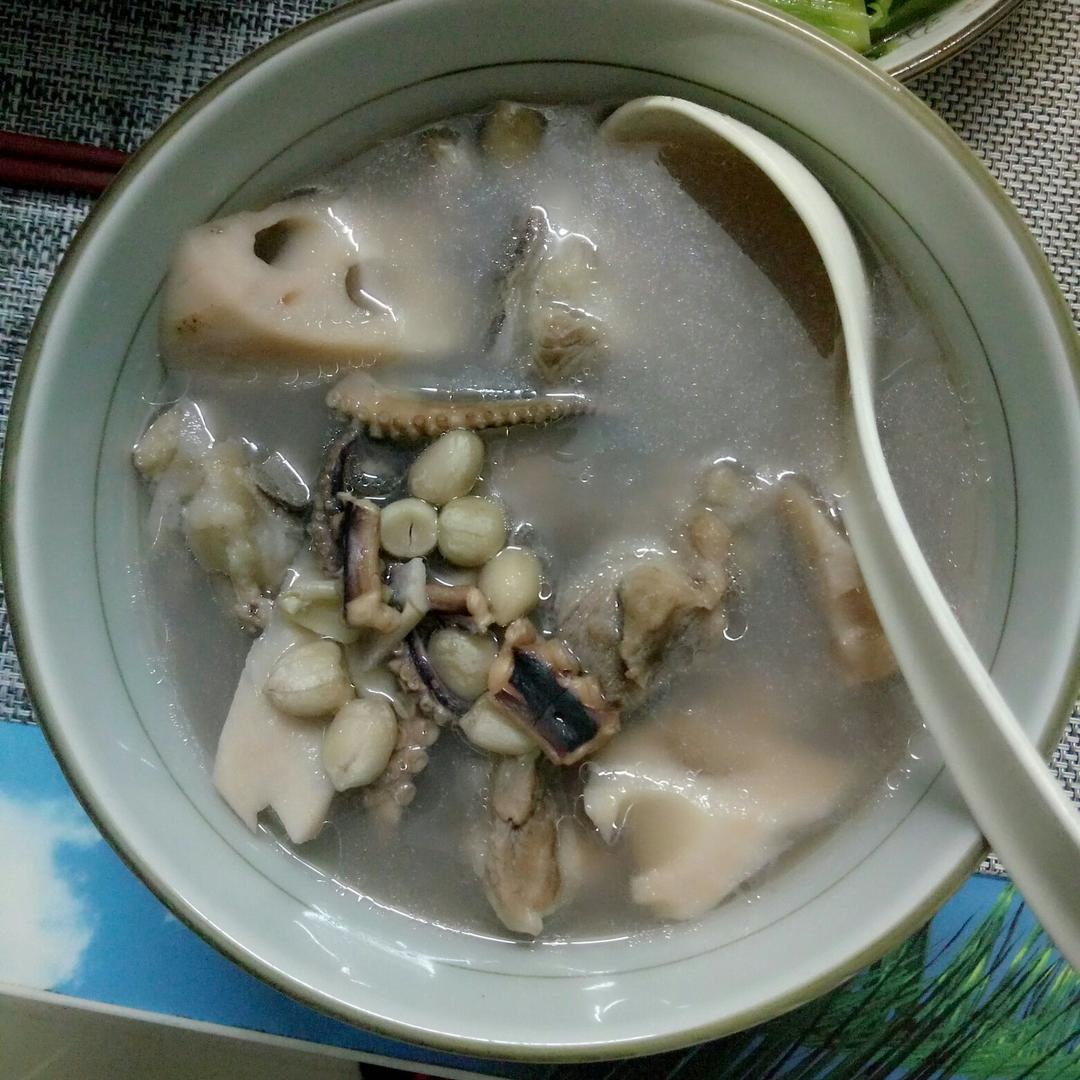 排骨花生莲藕汤