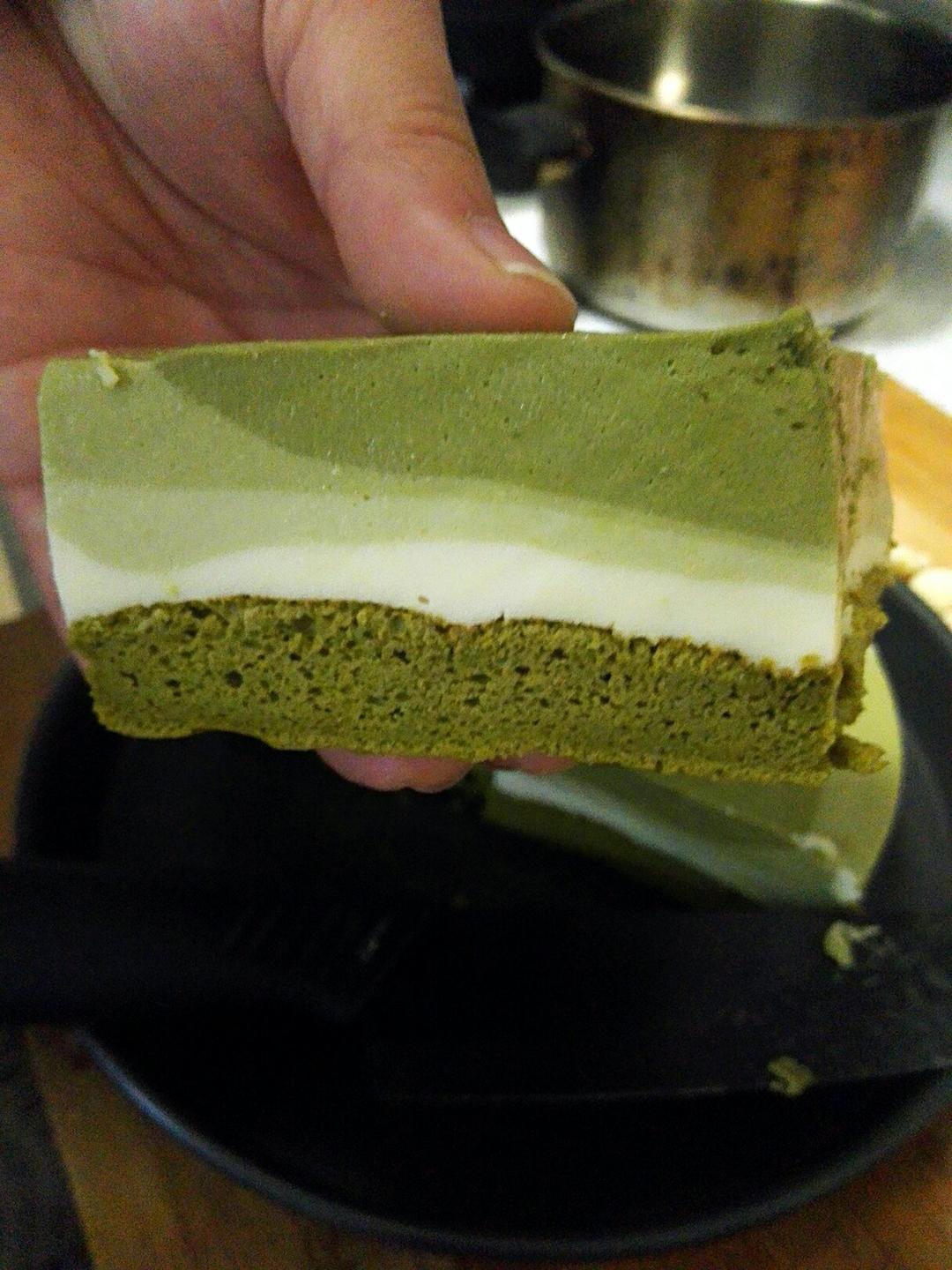 渐变抹茶慕斯蛋糕：我Amanda带着既美又作的抹茶甜点又来了！【曼食慢语】