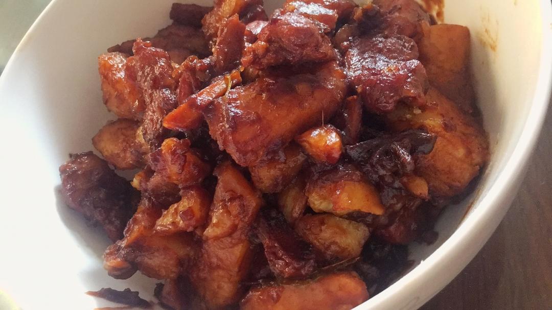 红烧肉炖土豆
