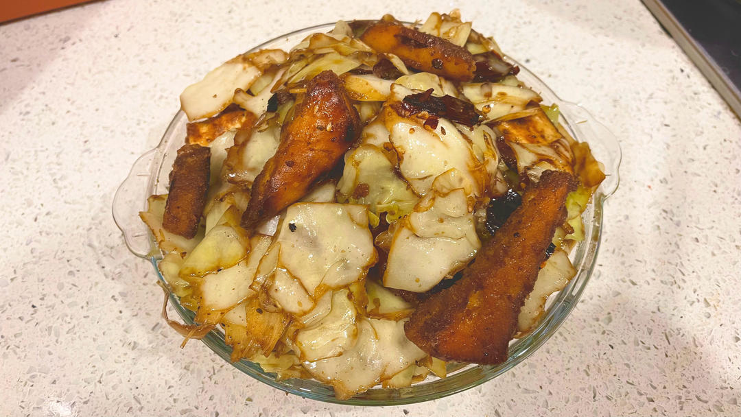 新疆特色菜包包菜炒馕