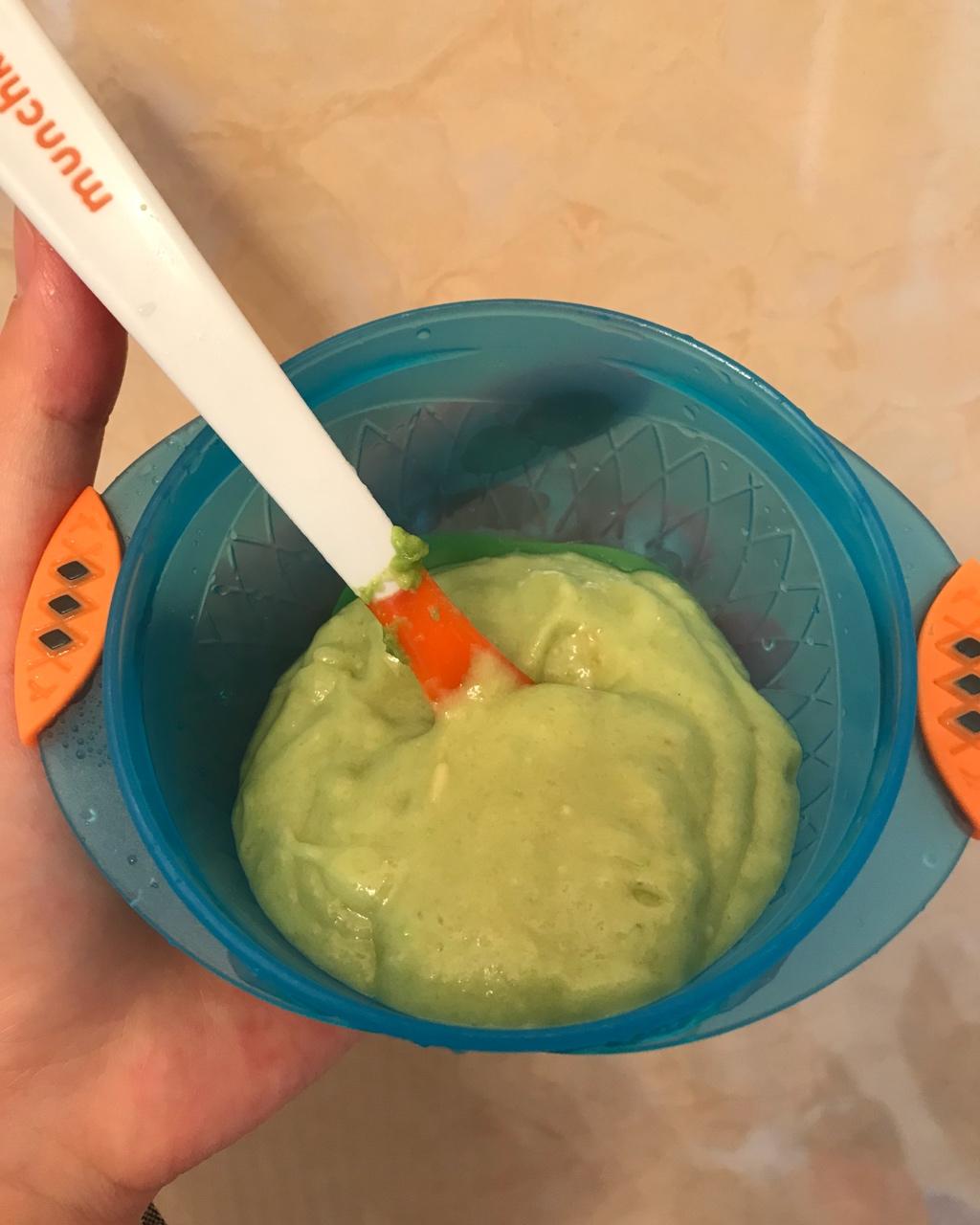 牛油果香蕉奶昔(6m+宝宝辅食)