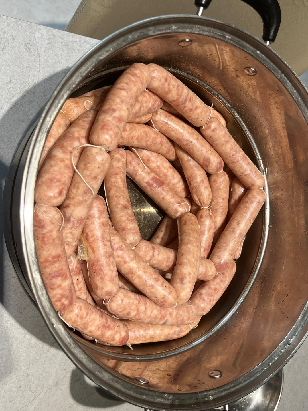 实验多次味道终于满意了～黑椒脆皮烤肠