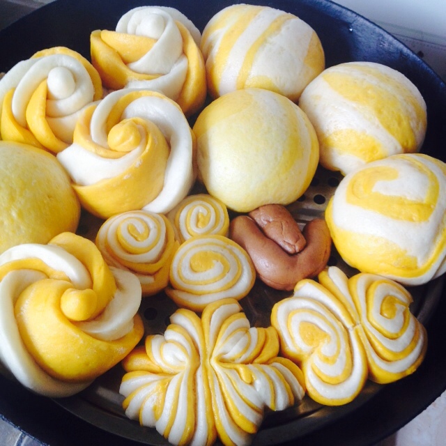 四叶草-24做的南瓜双色花卷馒头