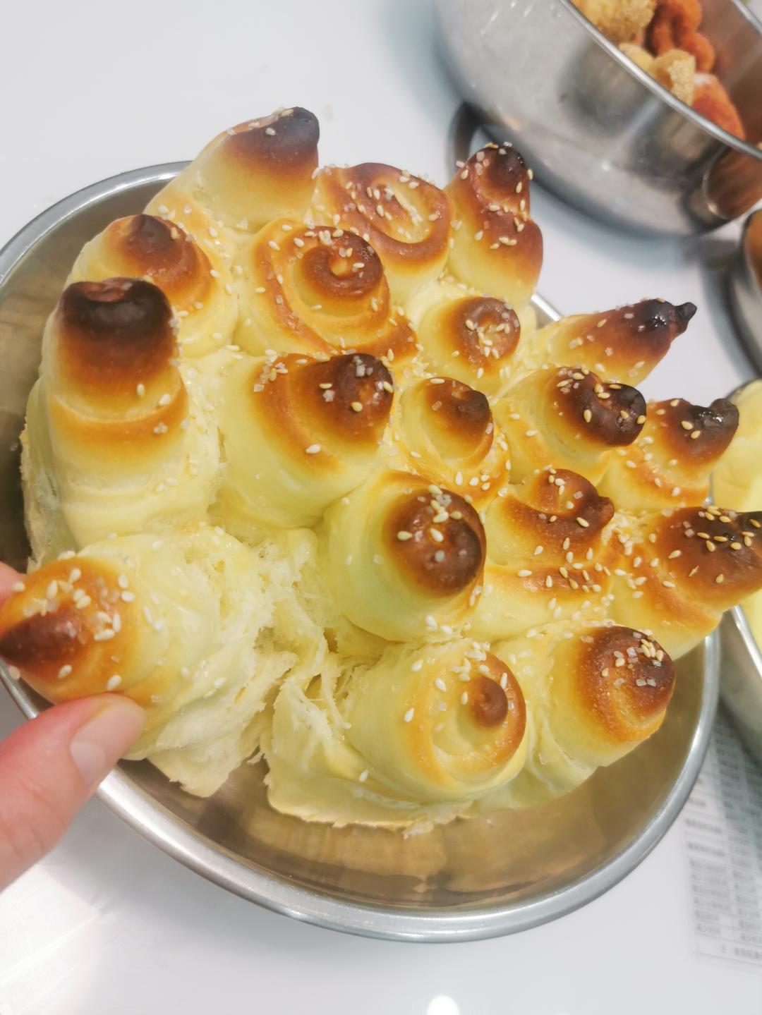 蜂蜜脆皮小面包—只是多加了一步，就让平凡无奇的面包惊艳起来