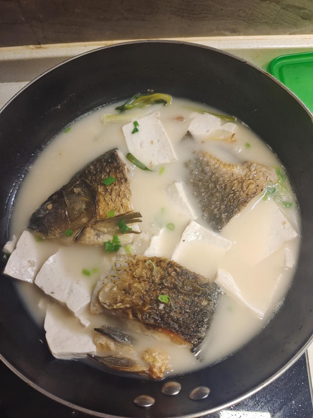 奶白鲫鱼豆腐汤|一条鱼最后的温柔