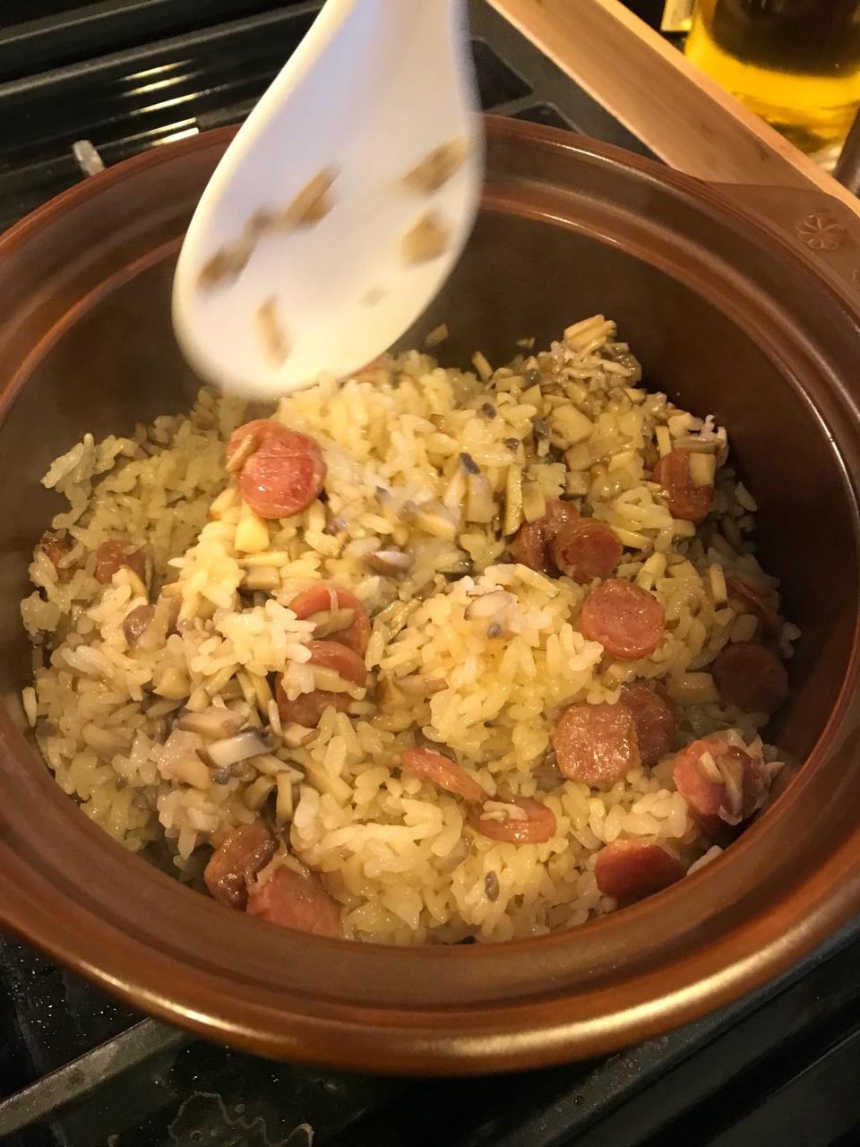 电饭锅版香菇腊肠饭