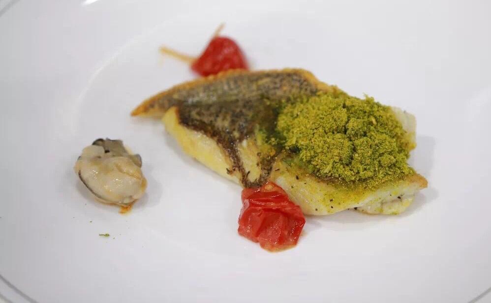 家庭版煎烤鲈鱼佐奶油生蚝汁