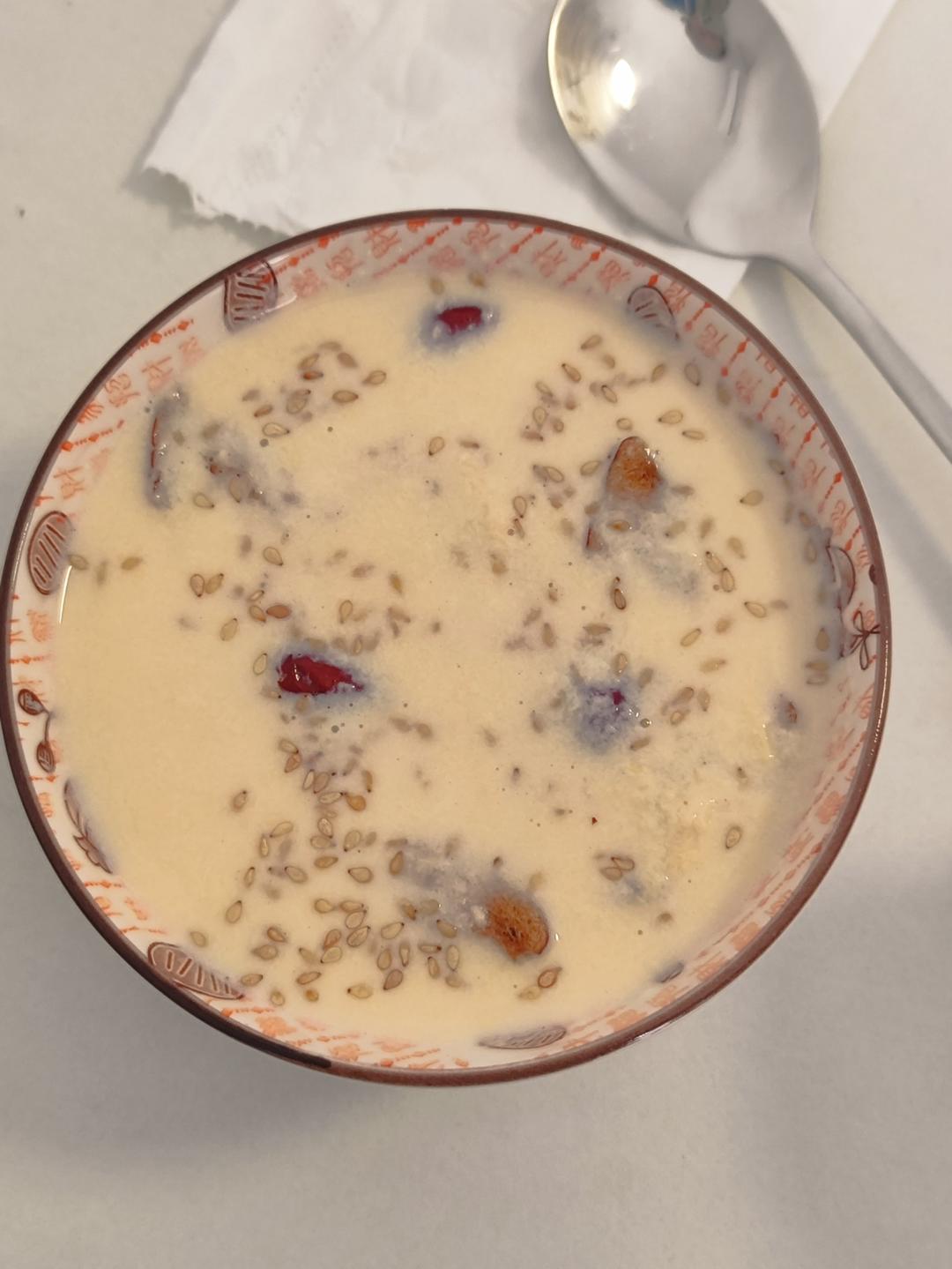牛奶鸡蛋醪糟（酒酿甜品，不加小苏打的版本）