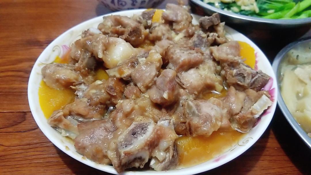 两步！做出嫩滑又多汁的南瓜🎃蒸排骨