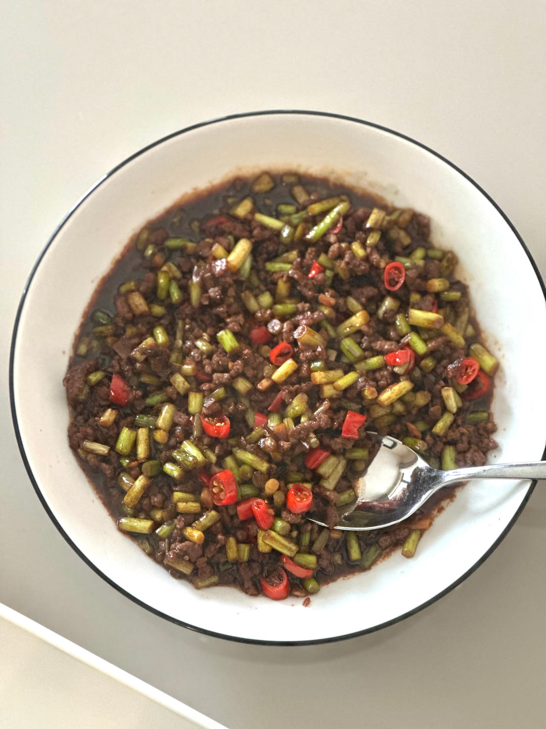 蒜苔炒肉末，三碗米饭都不够吃