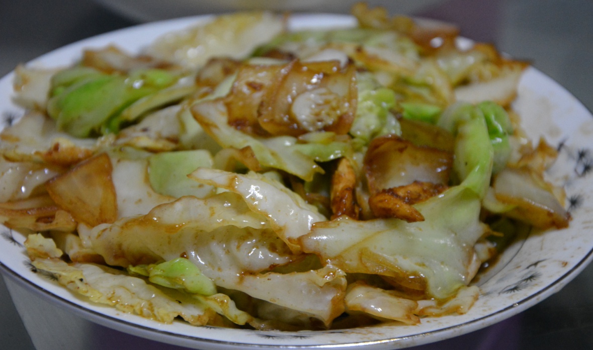 腊肉小炒圆白菜