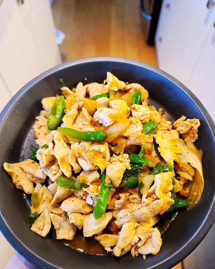 🪷泡菜青椒炒鸡胸肉〈家常菜〉的做法