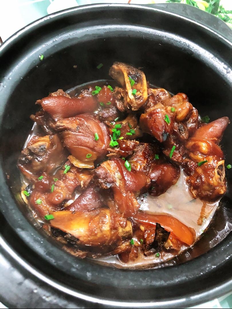 美味的家常菜：红烧猪蹄