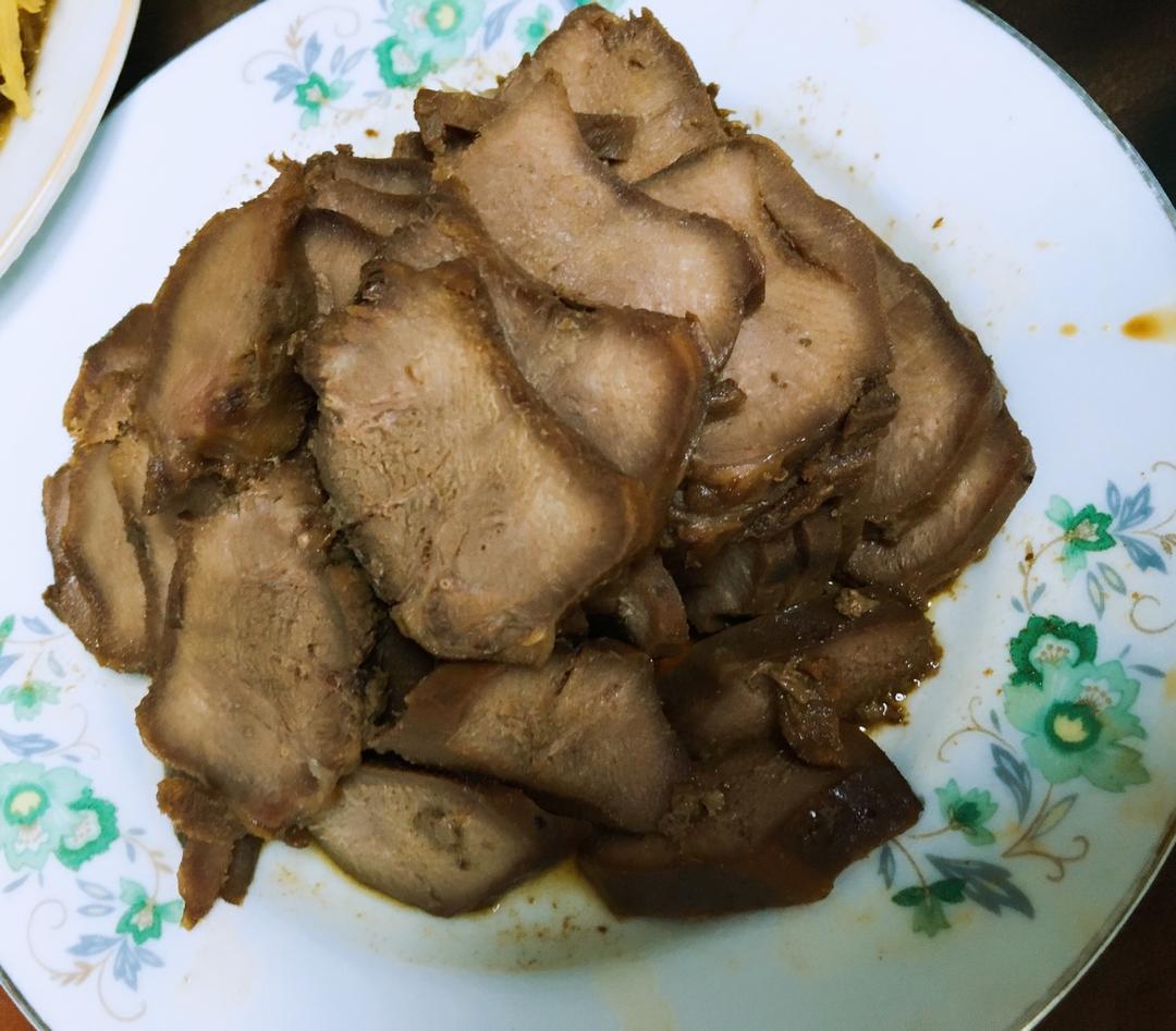 卤猪舌