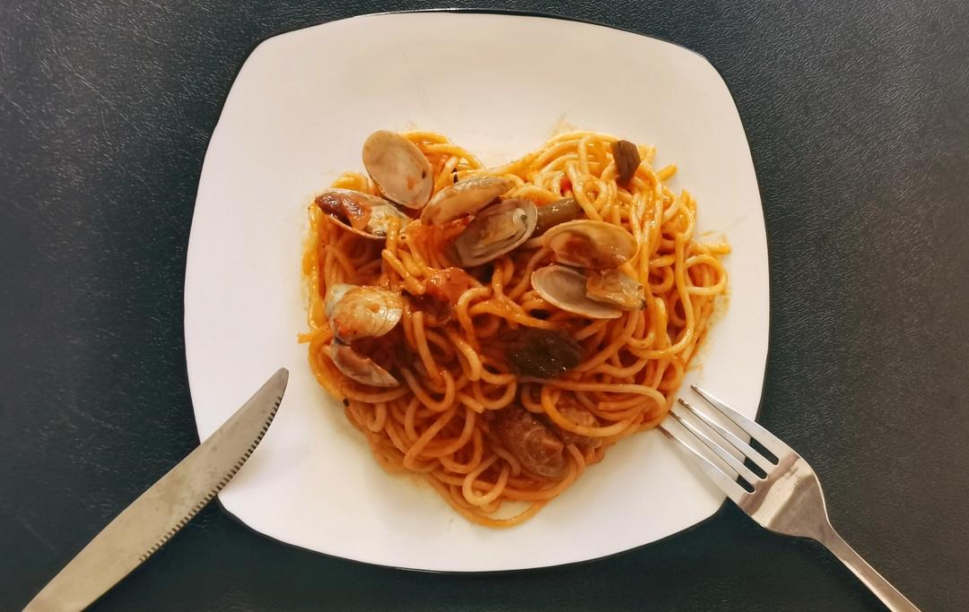 别在把意大利面当成普通面条煮了，这么煮才正宗