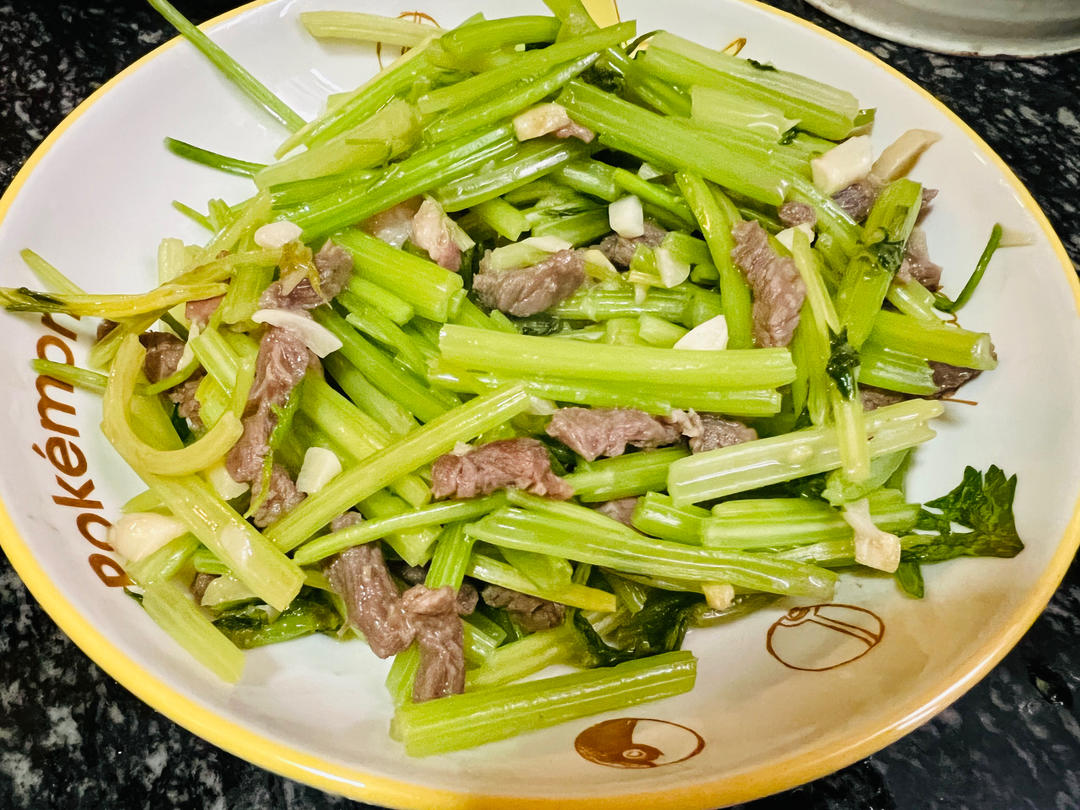 芹菜炒牛肉