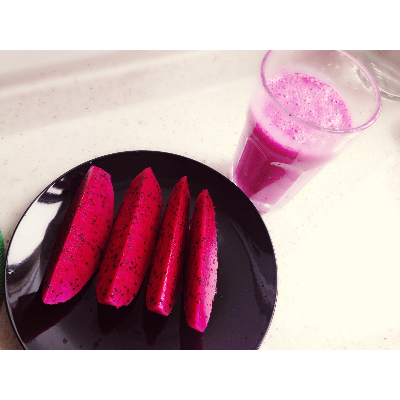 火龙果香蕉奶昔