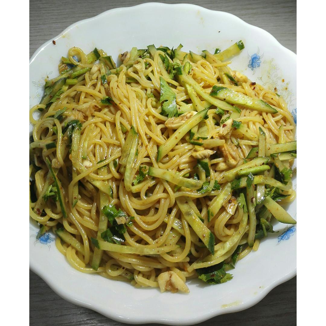 夏日快手凉拌面