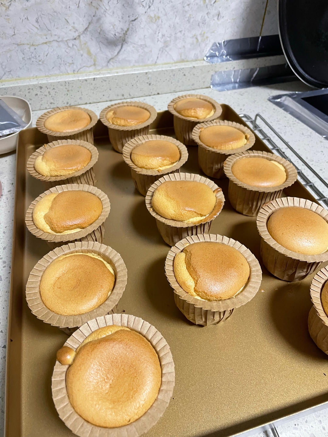 戚风小纸杯蛋糕