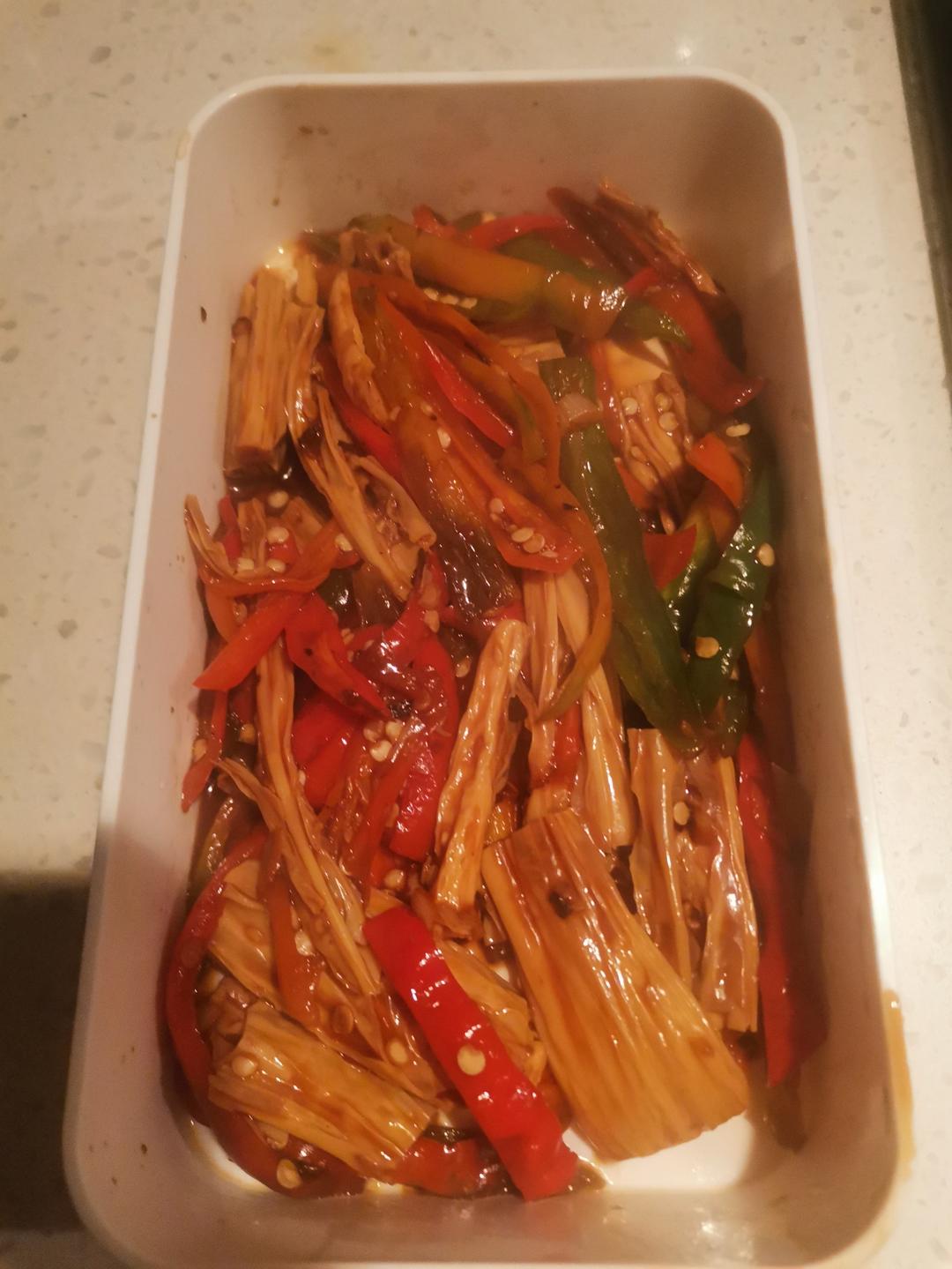 好吃到原地飞起的青椒腐竹