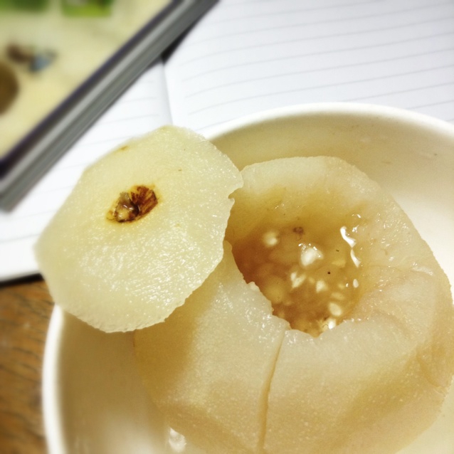 冰糖川贝炖雪梨