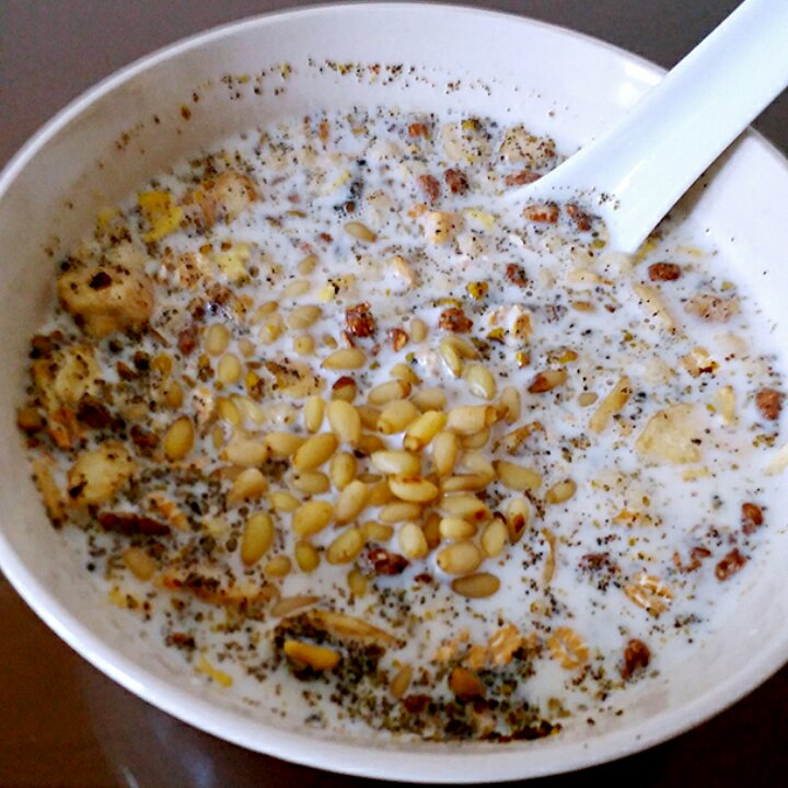 牛奶燕麦泡香蕉（减肥快手早餐）